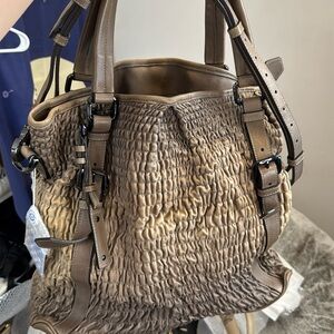 Burberry High Retail Tote With Zipper